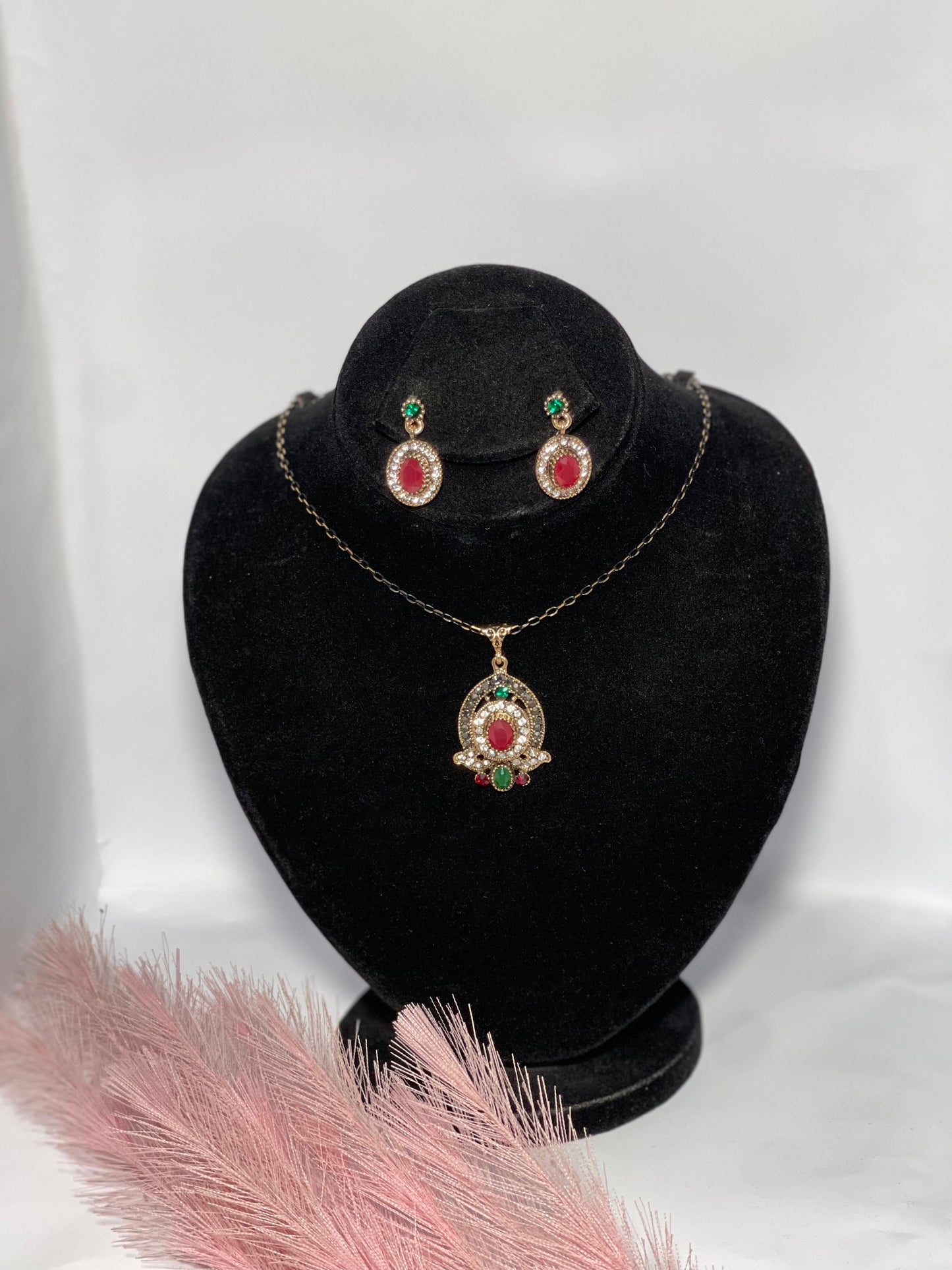 Elegant Ruby & Emerald Pendant Set – Timeless Royalty