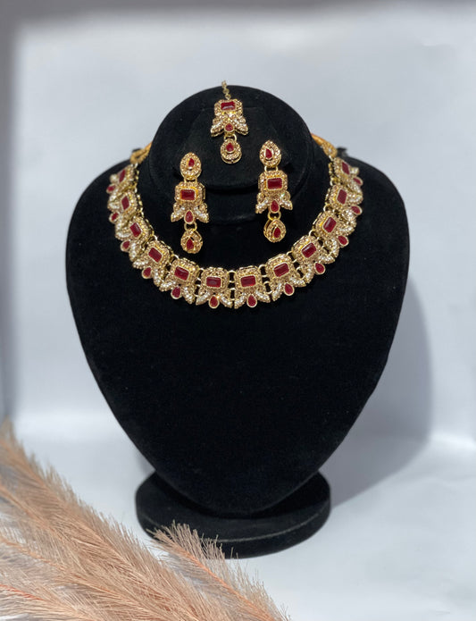 Royal Grace – Exquisite Gold-Plated Choker Set